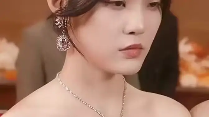 《夜空中最亮的星》：梦想的闪耀与迷茫，谁是照亮前路的星光？